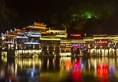 夜游鳳凰古城，感受別樣的古城美